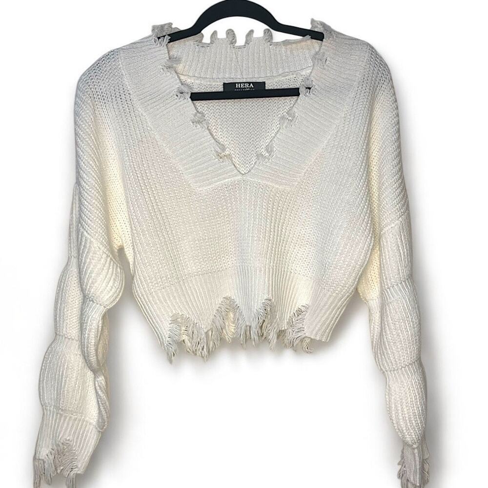 Hera Collection‎ White Distressed V-Neck Cropped Sweater-NWOT